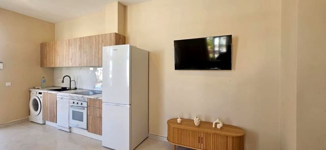 Piso de 1 habitación en Costa del Silencio, Arona en venta con piscina - 225.000 € (Ref: 10160176)
