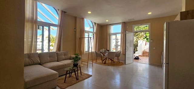 Piso de 1 habitación en Costa del Silencio, Arona en venta con piscina - 225.000 € (Ref: 10160176)
