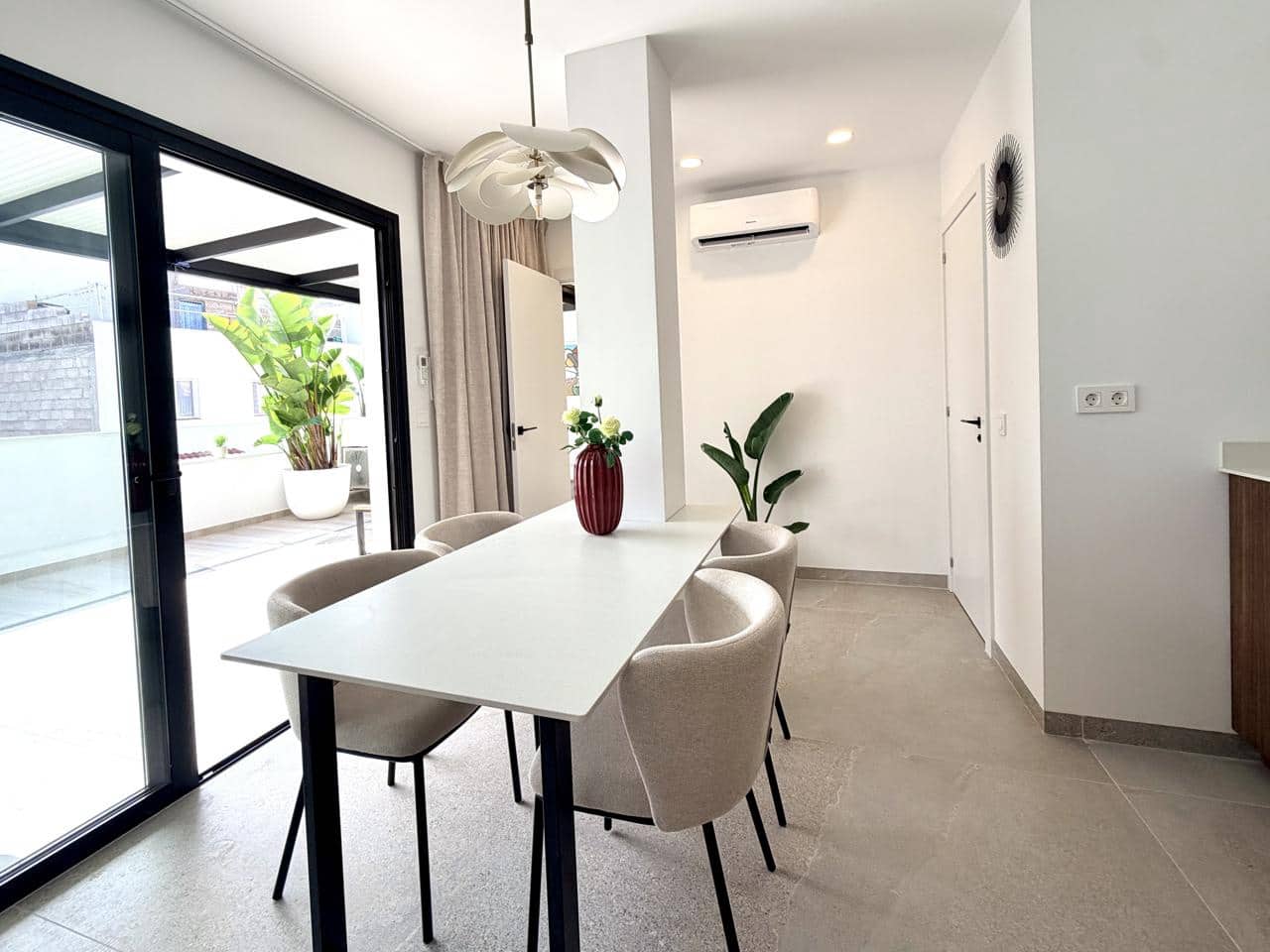 1 slaapkamer Flat te koop in Los Abrigos - € 297.000 (Ref: 10160323)