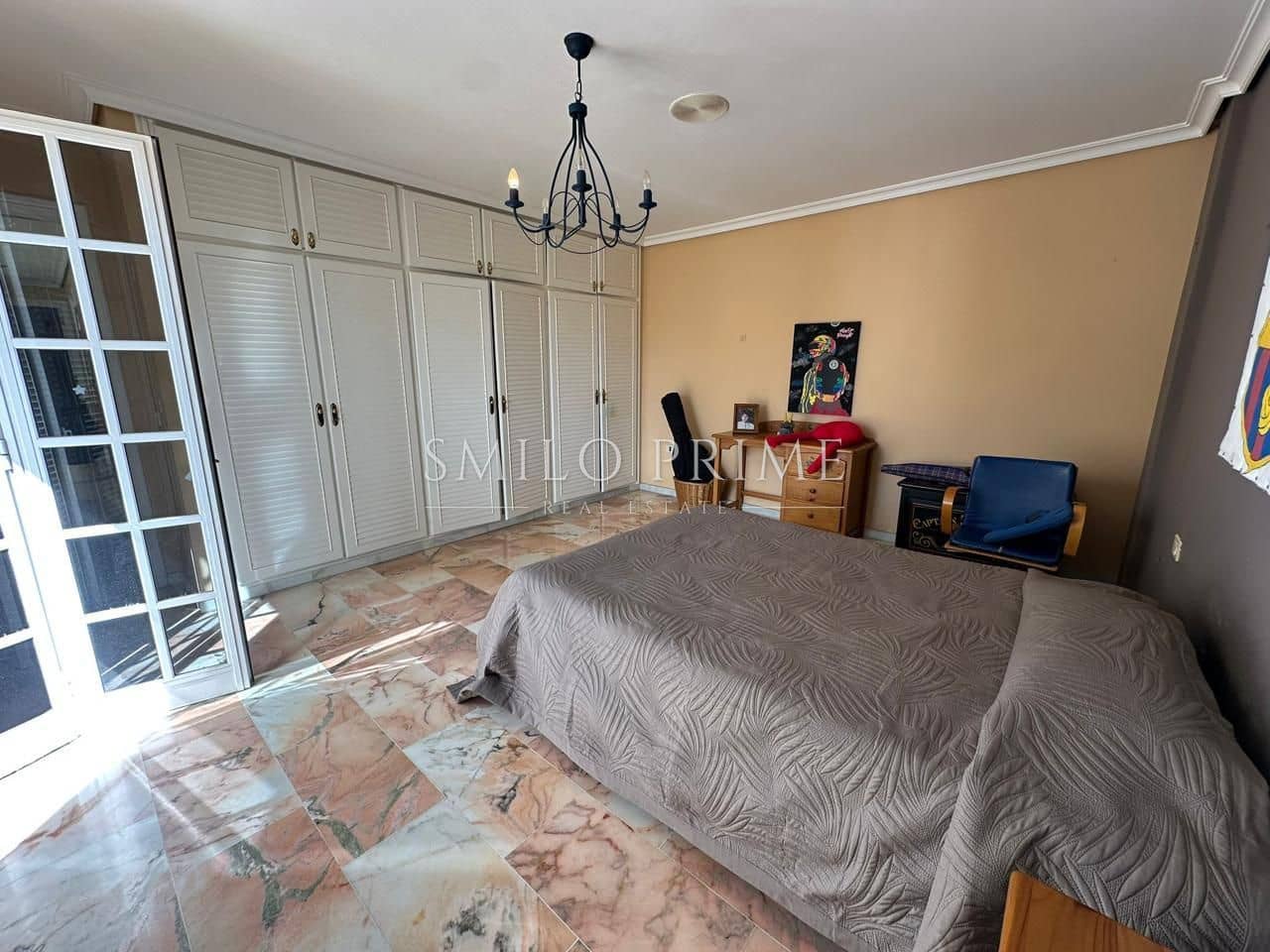 5 bedroom Villa for sale in Arona with pool garage - € 840,000 (Ref: 10172396)