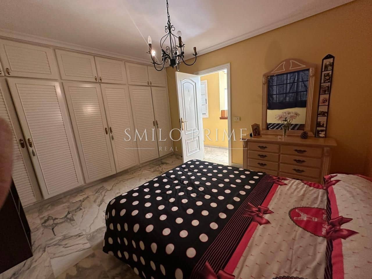5 bedroom Villa for sale in Arona with pool garage - € 840,000 (Ref: 10172396)