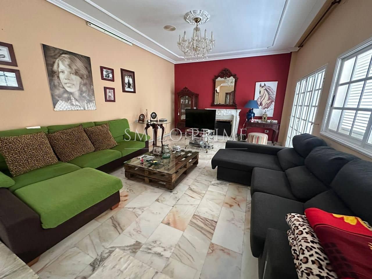 5 bedroom Villa for sale in Arona with pool garage - € 840,000 (Ref: 10172396)