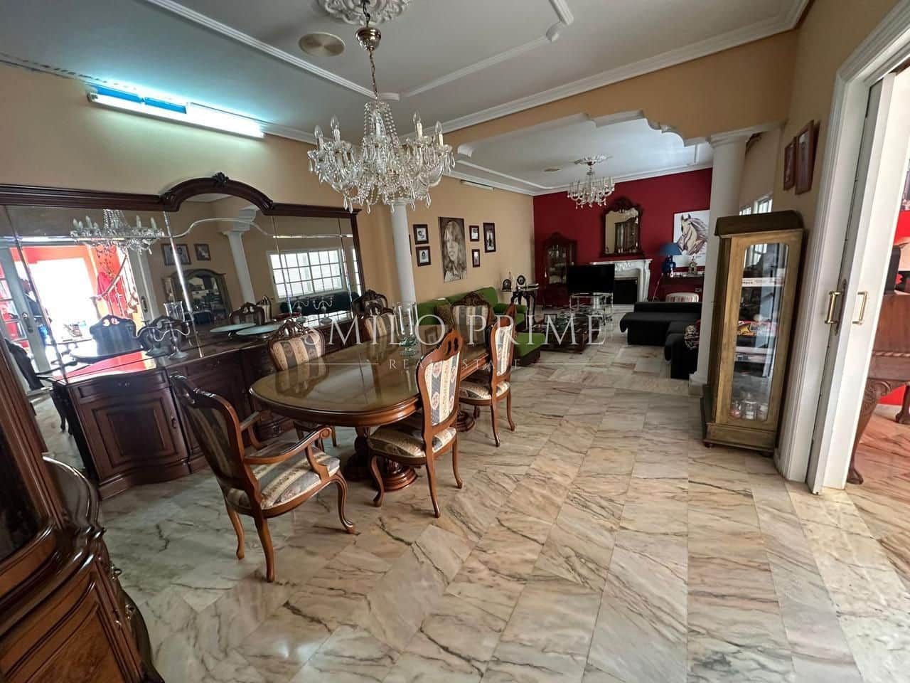 5 bedroom Villa for sale in Arona with pool garage - € 840,000 (Ref: 10172396)