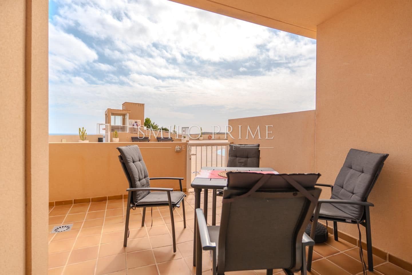 2 slaapkamer Flat te huur in Poris de Abona met zwembad garage - € 1.200 (Ref: 10182260)