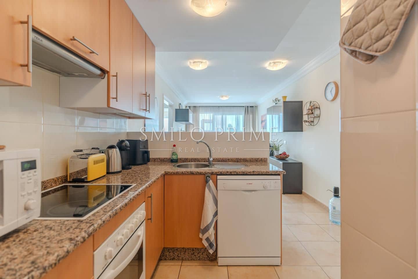 2 slaapkamer Flat te huur in Poris de Abona met zwembad garage - € 1.200 (Ref: 10182260)