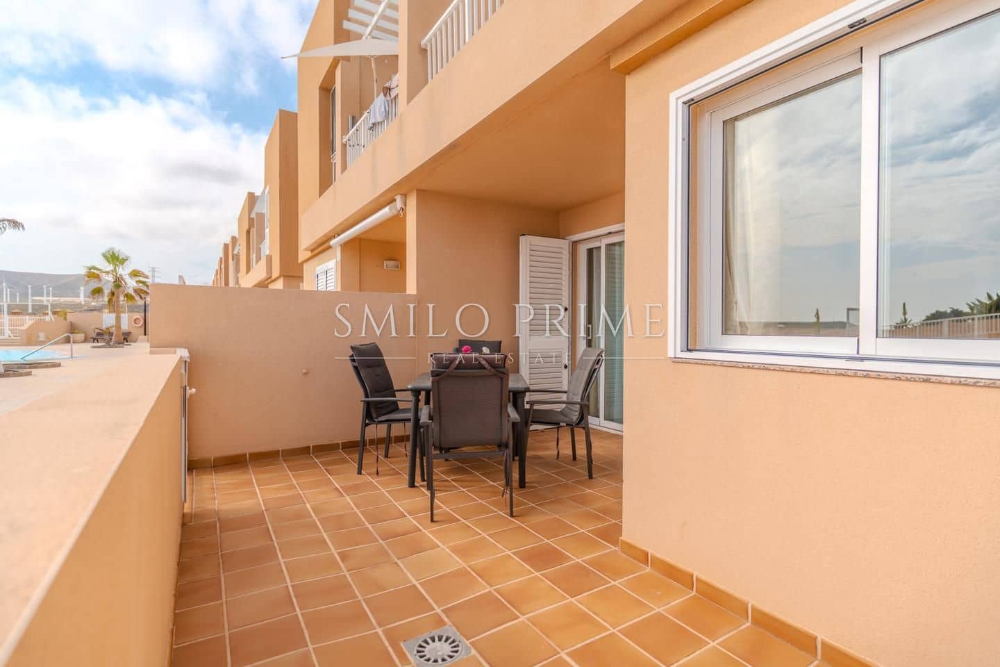 2 slaapkamer Flat te huur in Poris de Abona met zwembad garage - € 1.200 (Ref: 10182260)