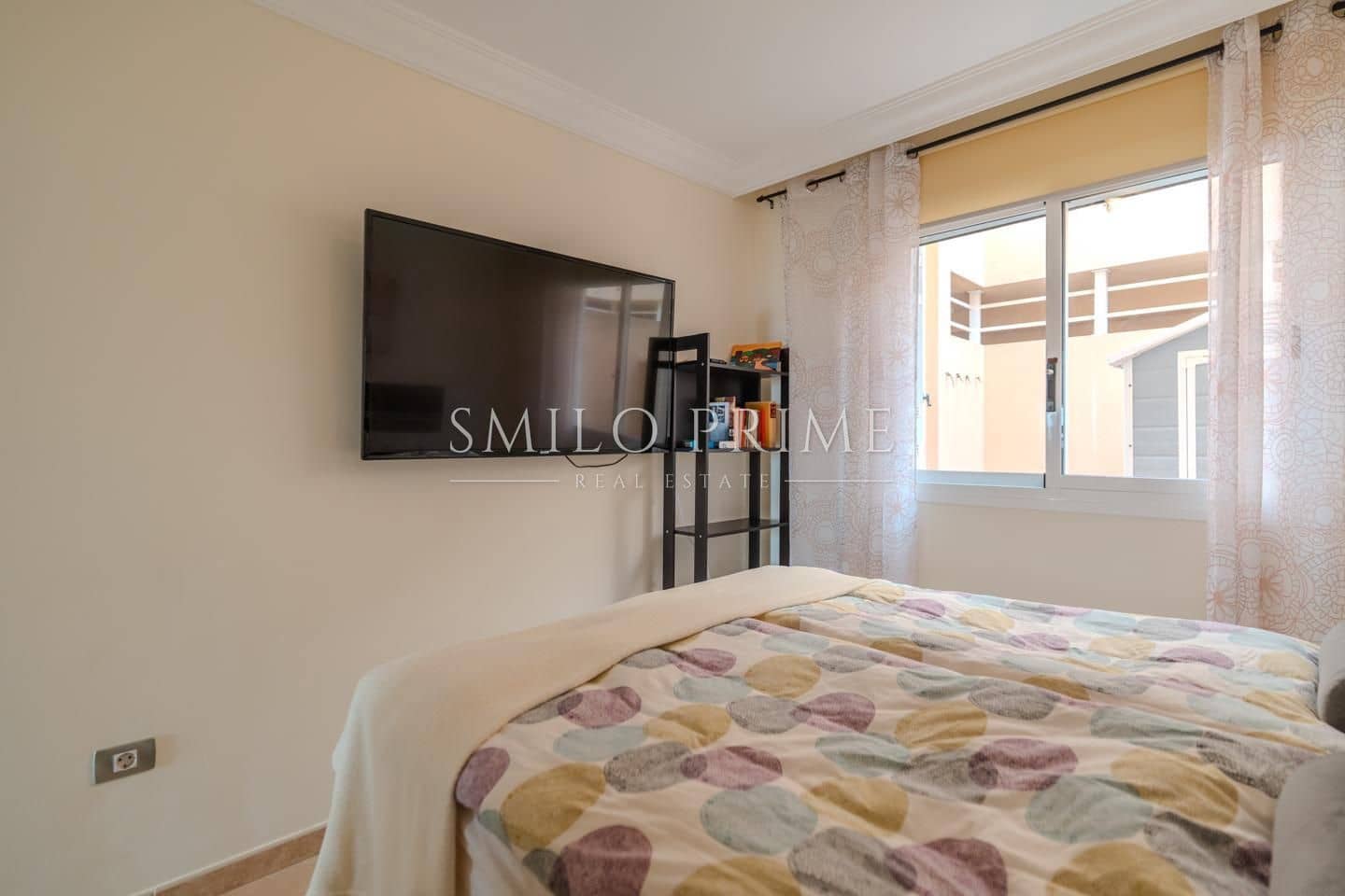 2 slaapkamer Flat te huur in Poris de Abona met zwembad garage - € 1.200 (Ref: 10182260)