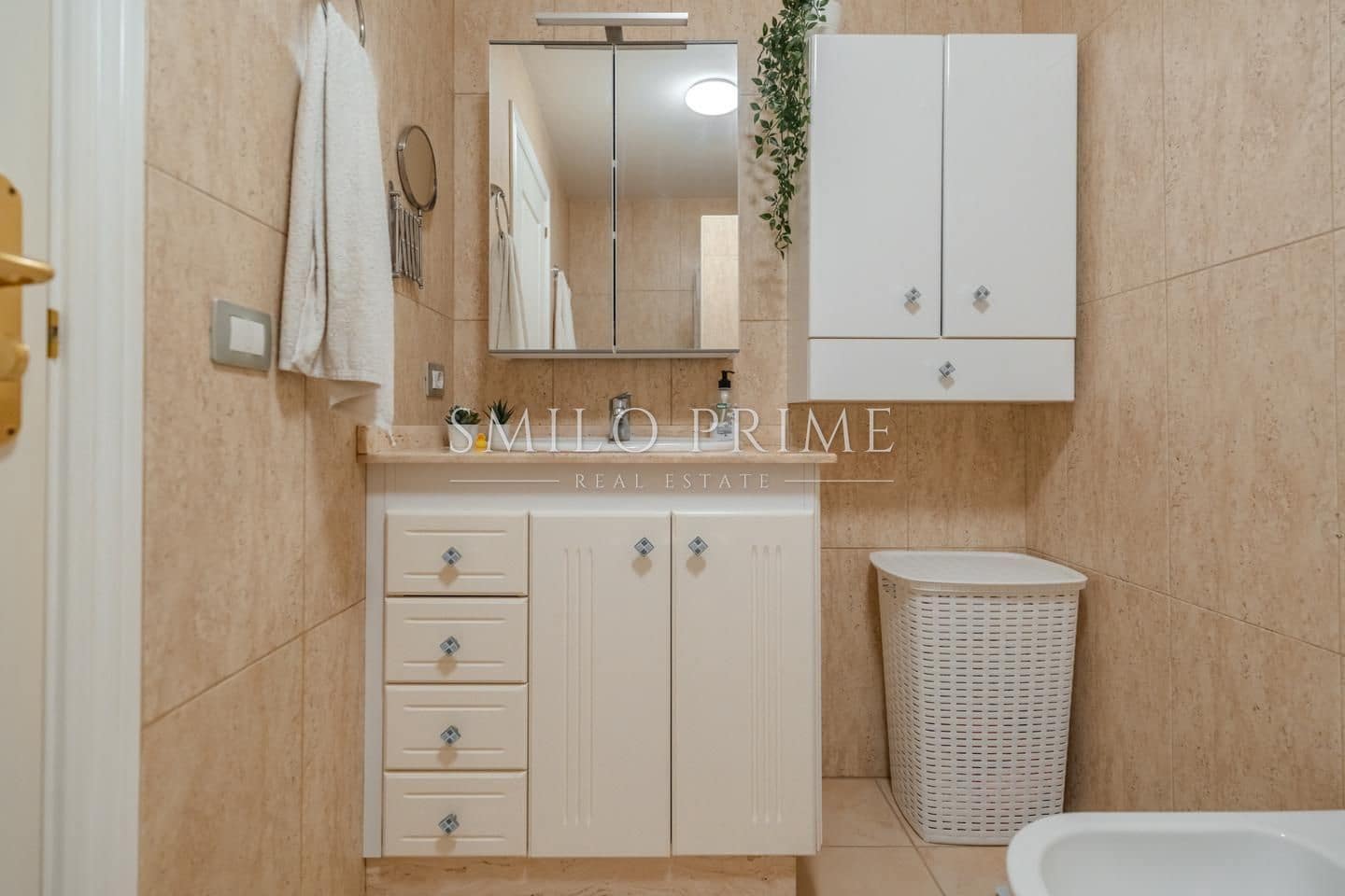 2 slaapkamer Flat te huur in Poris de Abona met zwembad garage - € 1.200 (Ref: 10182260)
