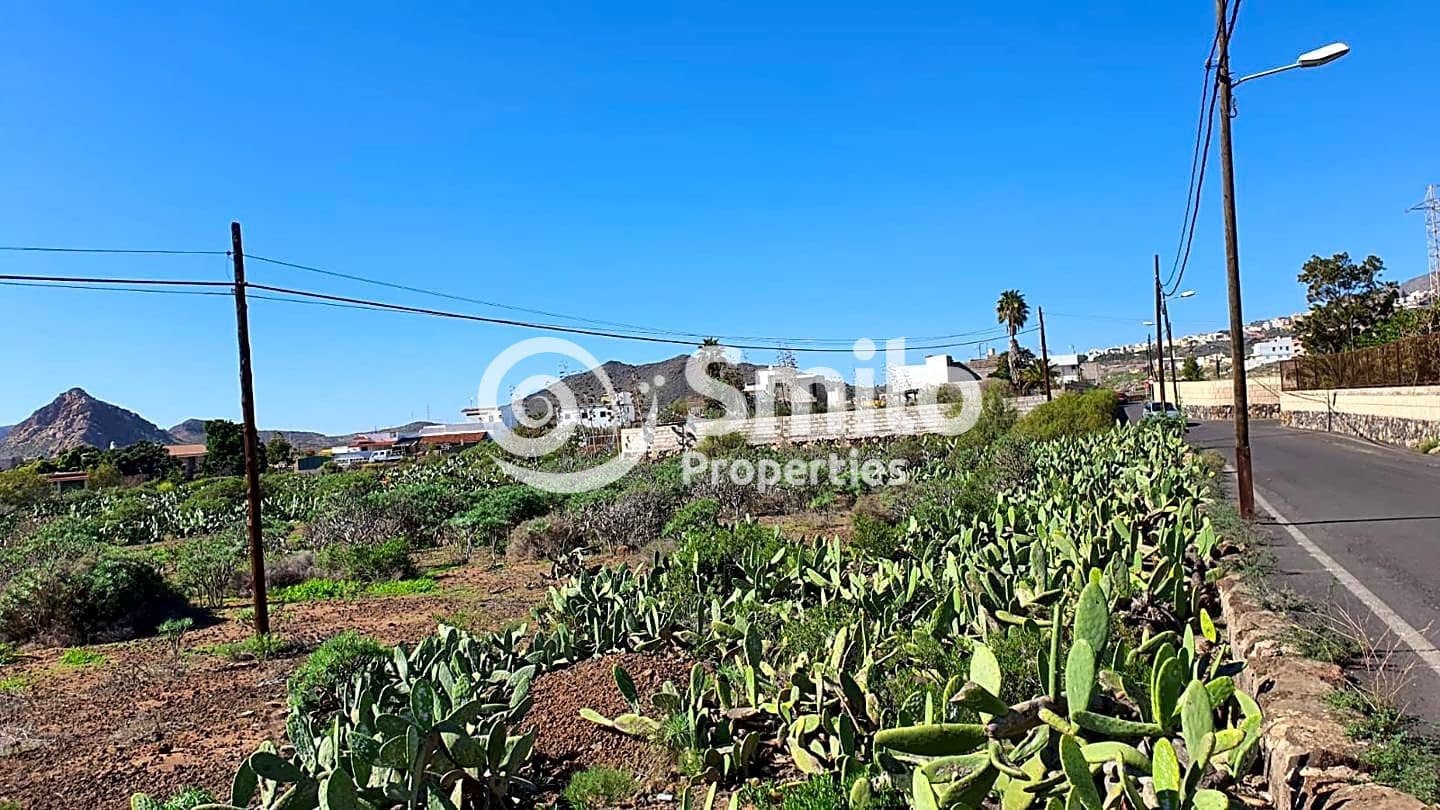 Grunde uden byggetilladelser til salg i Arona - € 1.050.000 (Ref: 5721039)