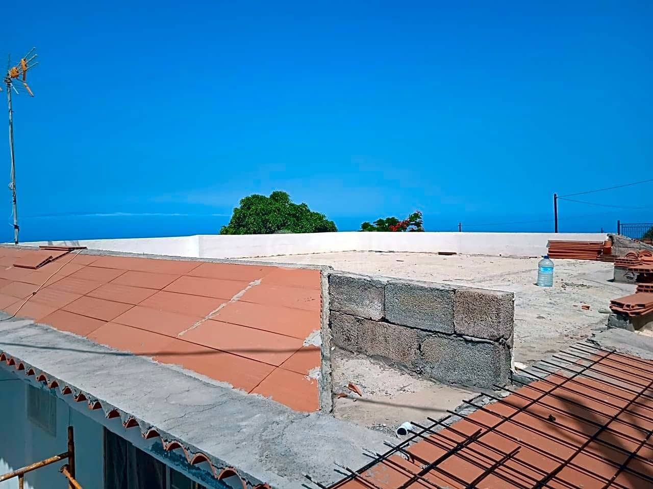 2 bedroom Finca/Country House for sale in Guia de Isora with garage - € 630,000 (Ref: 6232154)