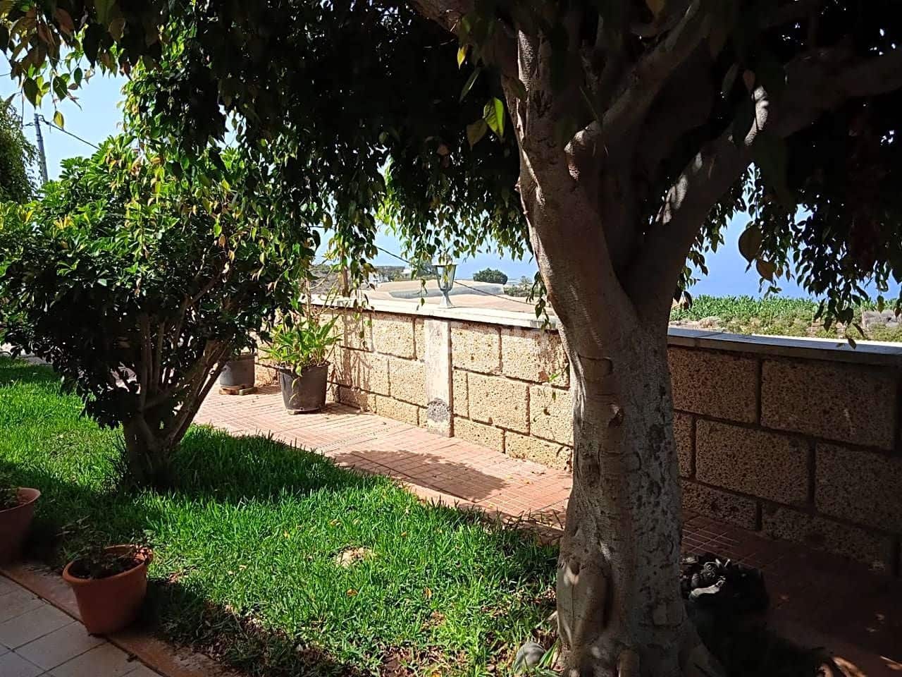 2 bedroom Finca/Country House for sale in Guia de Isora with garage - € 630,000 (Ref: 6232154)