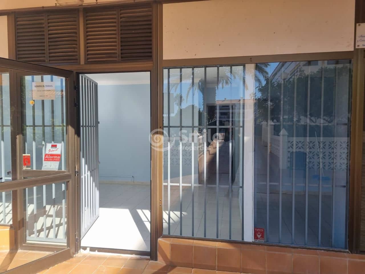 Business for sale in Guia de Isora with pool - € 325,000 (Ref: 6419034)