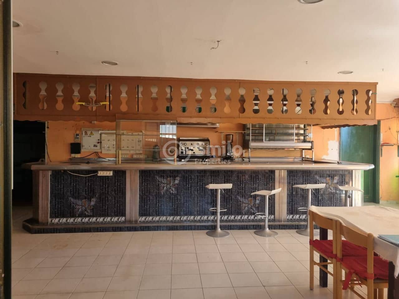Business for sale in Guia de Isora with pool - € 325,000 (Ref: 6419034)