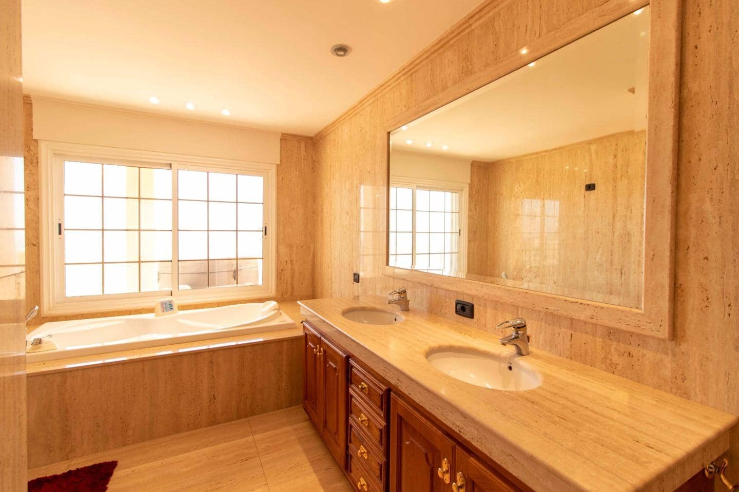 12 makuuhuone Huvila myytävänä paikassa Costa Adeje - 2 950 000 € (Ref: 6912457)