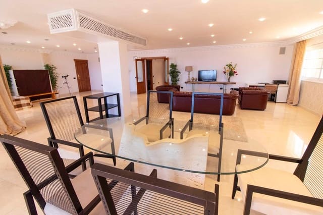 12 makuuhuone Huvila myytävänä paikassa San Eugenio Alto, Adeje - 2 950 000 € (Ref: 6912457)