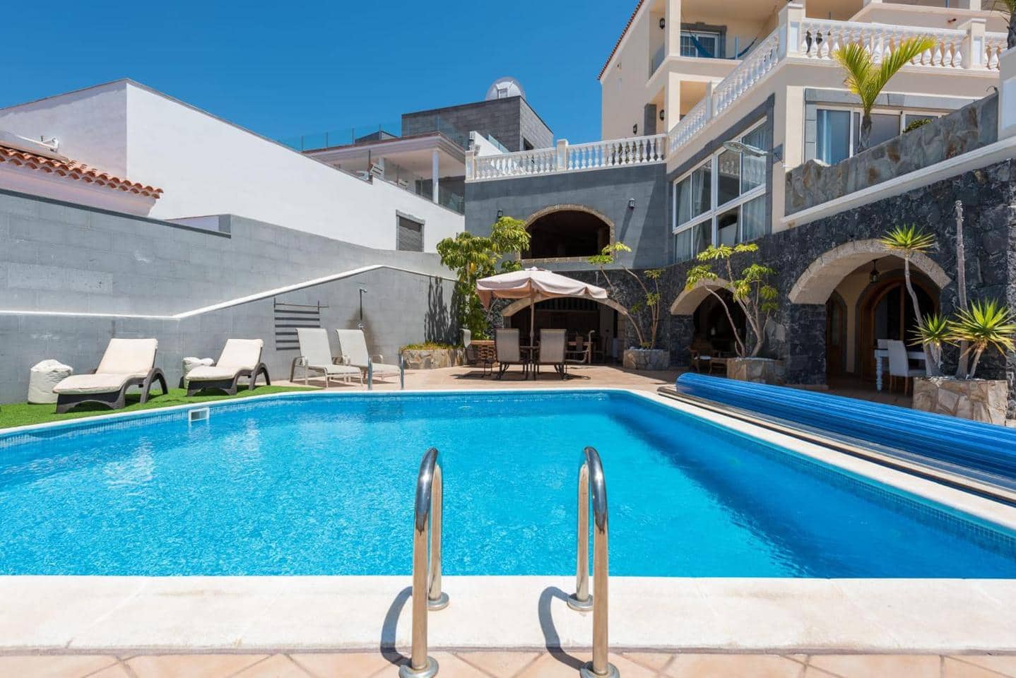12 makuuhuone Huvila myytävänä paikassa Costa Adeje - 2 950 000 € (Ref: 6912457)