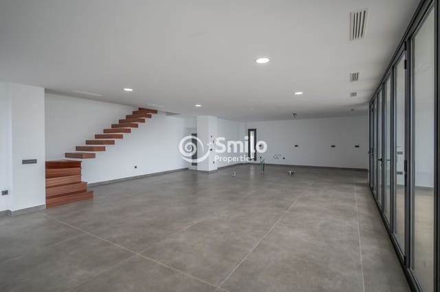 4 bedroom Villa for sale in Torviscas Centro y Alto, Adeje with pool - € 1,800,000 (Ref: 7345328)