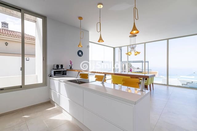 Chalet de 6 habitaciones en Torviscas Centro y Alto, Adeje en venta - 2.100.000 € (Ref: 7528040)