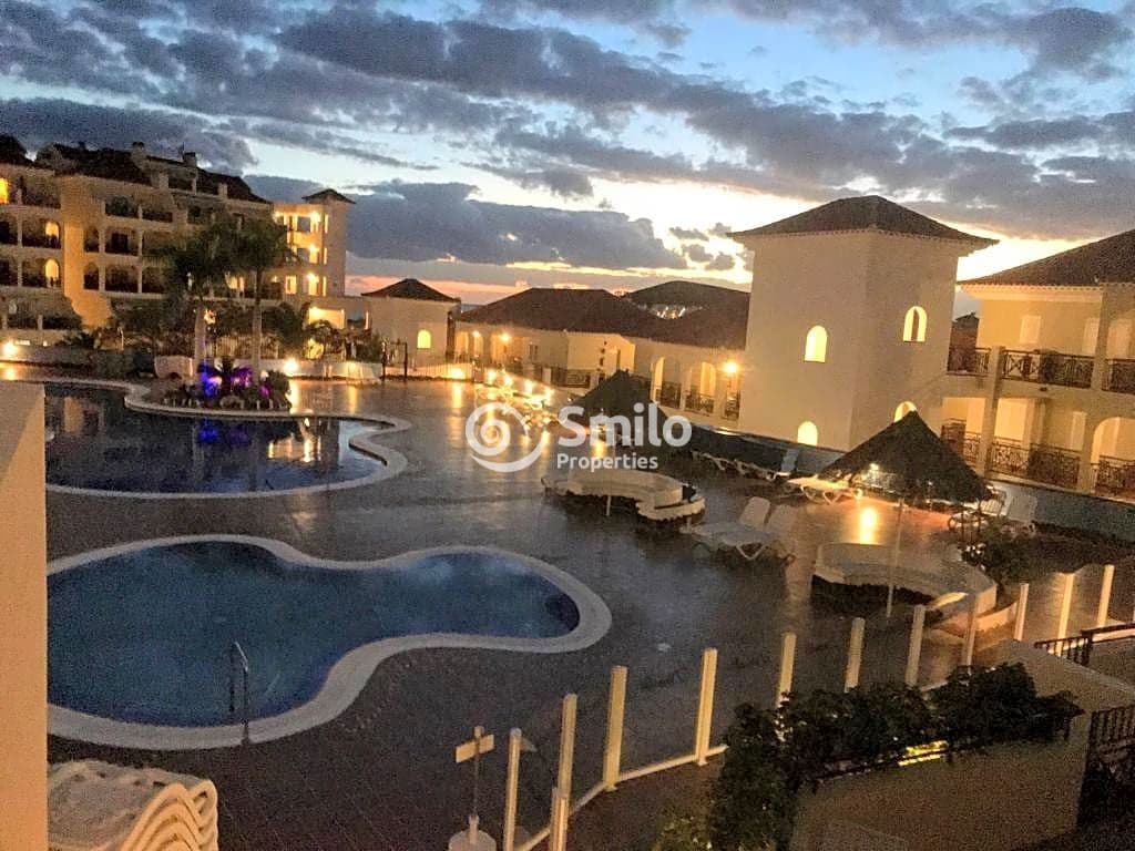 1 makuuhuone Asunto myytävänä paikassa Los Cristianos mukana uima-altaan - 325 000 € (Ref: 7698292)