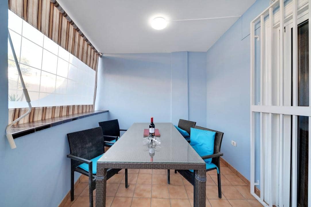 1 makuuhuone Asunto myytävänä paikassa Los Cristianos mukana uima-altaan - 325 000 € (Ref: 7698292)