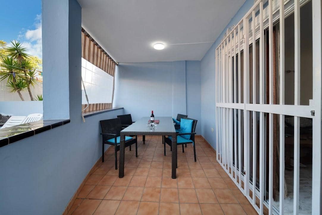 1 makuuhuone Asunto myytävänä paikassa Los Cristianos mukana uima-altaan - 325 000 € (Ref: 7698292)