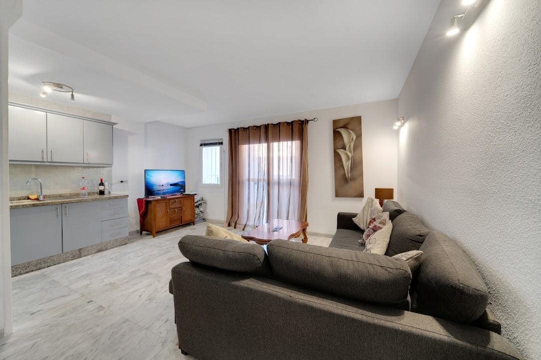 1 makuuhuone Asunto myytävänä paikassa Los Cristianos mukana uima-altaan - 325 000 € (Ref: 7698292)