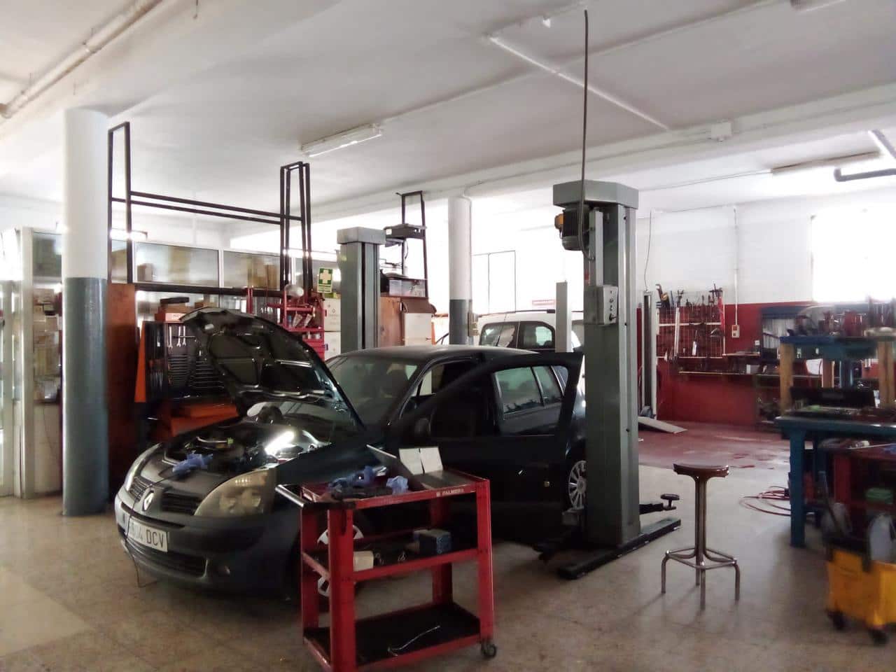 4 bedroom Business for sale in Arona - € 735,000 (Ref: 7808955)