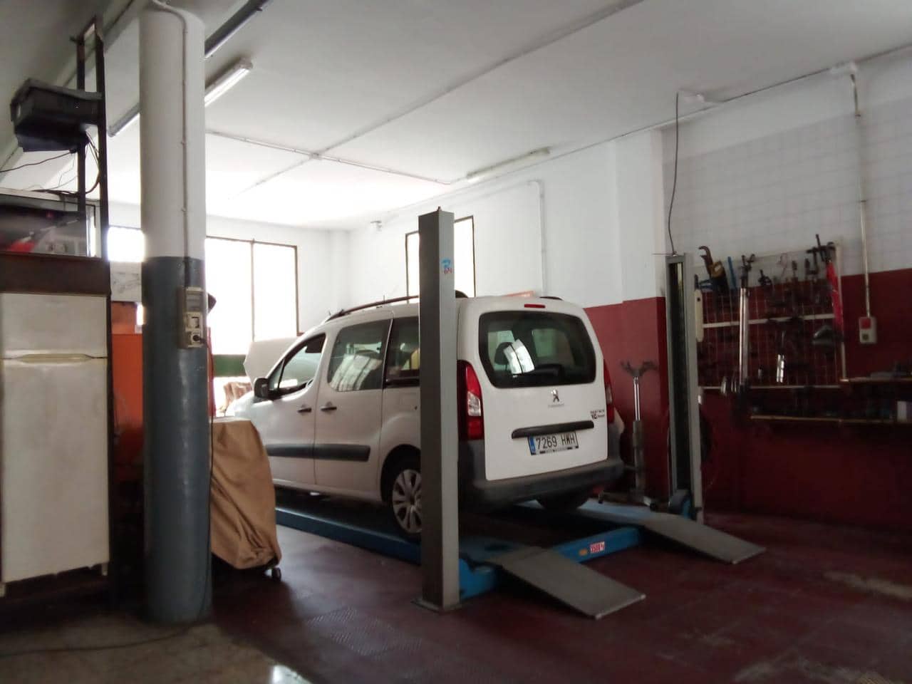 4 bedroom Business for sale in Arona - € 735,000 (Ref: 7808955)