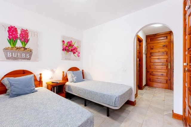 Lejlighed til salg i Playa de las Americas, Arona med swimmingpool - € 360.000 (Ref: 8063208)