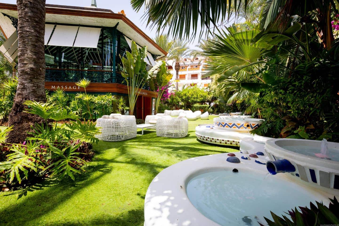 Flat for sale in Arona with pool - € 360,000 (Ref: 8063208)