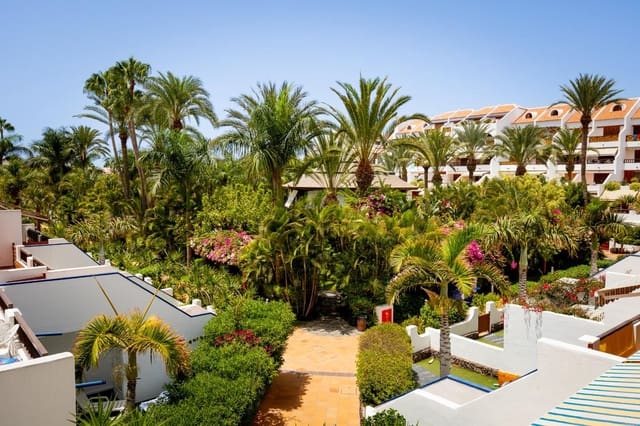 Piso en Playa de las Americas, Arona en venta con piscina - 360.000 € (Ref: 8063208)