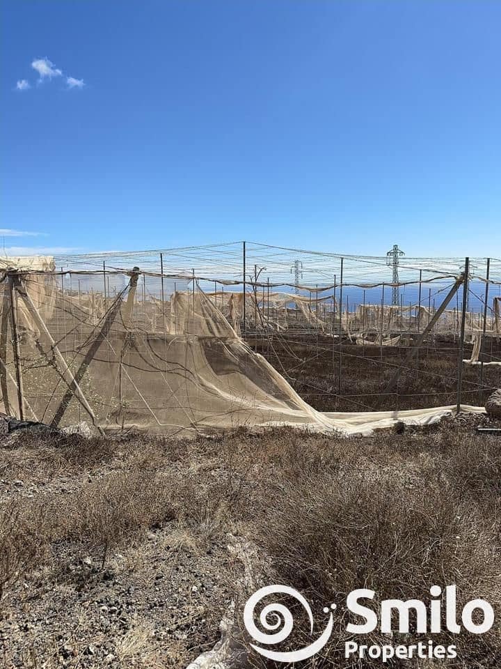 Grunde uden byggetilladelser til salg i Adeje - € 650.000 (Ref: 8223023)