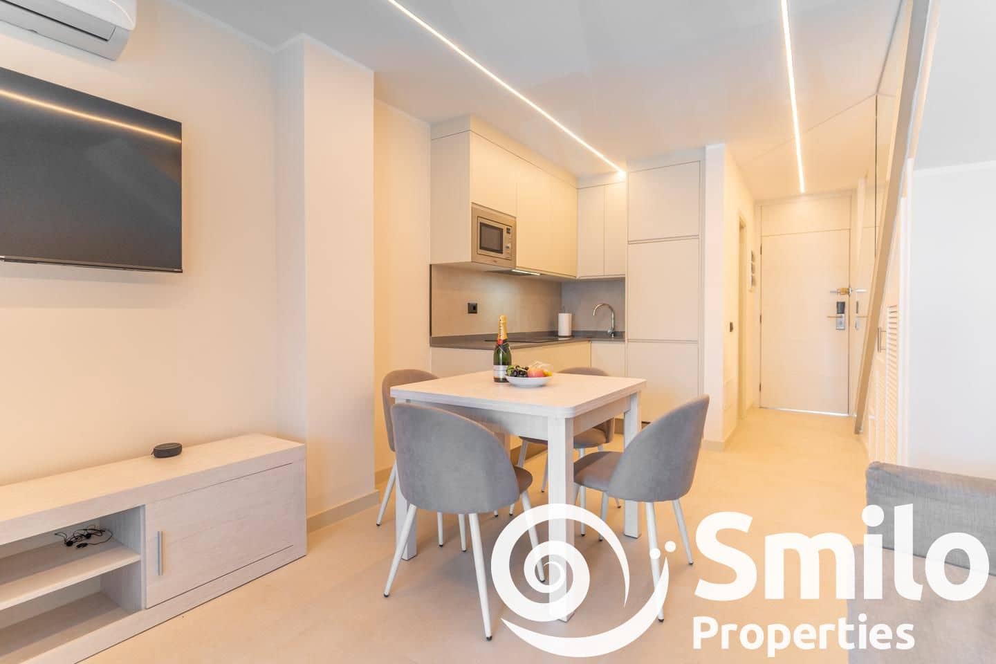 1 soveværelse Lejlighed til salg i Playa de las Americas med swimmingpool - € 499.000 (Ref: 8371917)