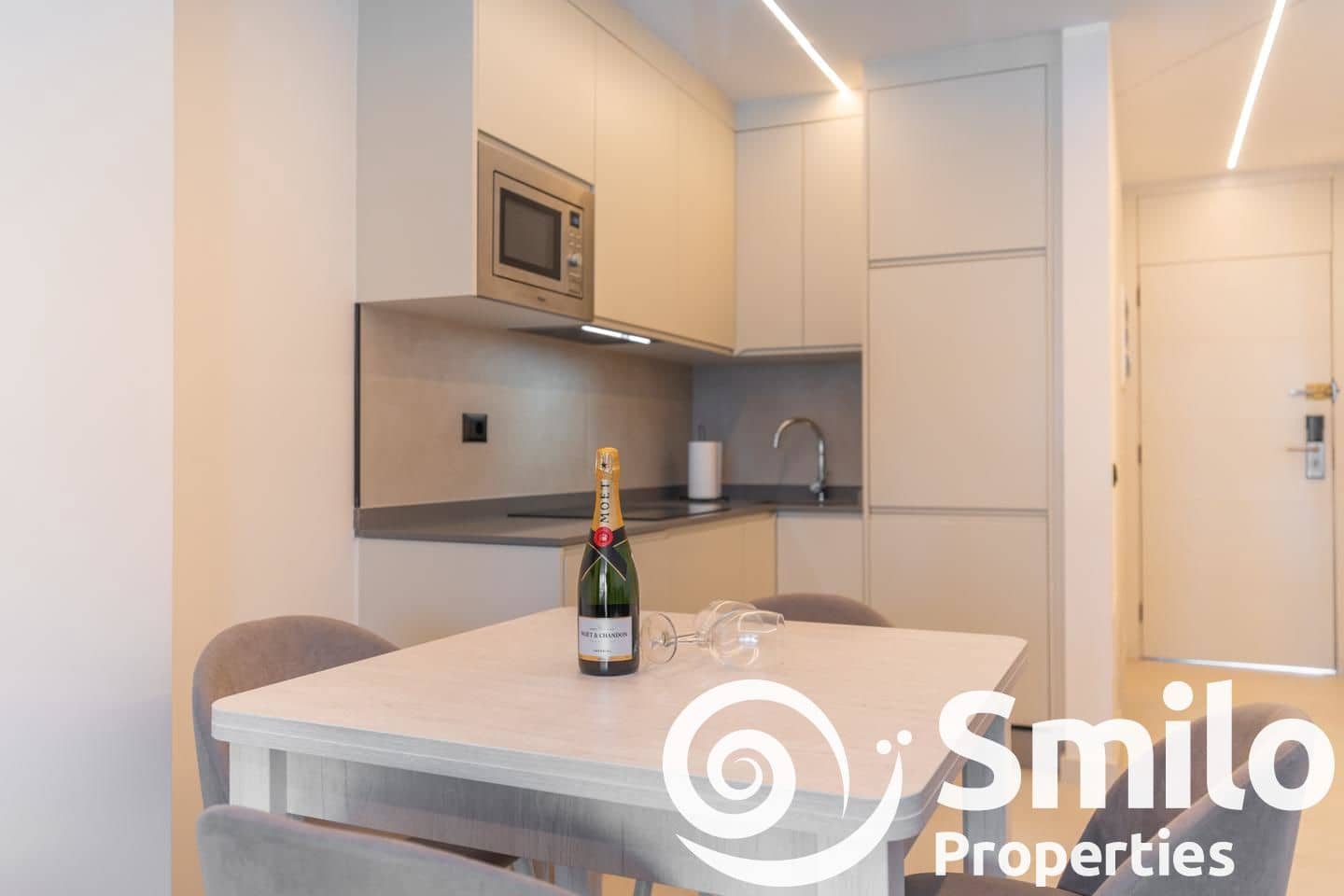 1 soveværelse Lejlighed til salg i Playa de las Americas med swimmingpool - € 499.000 (Ref: 8371917)