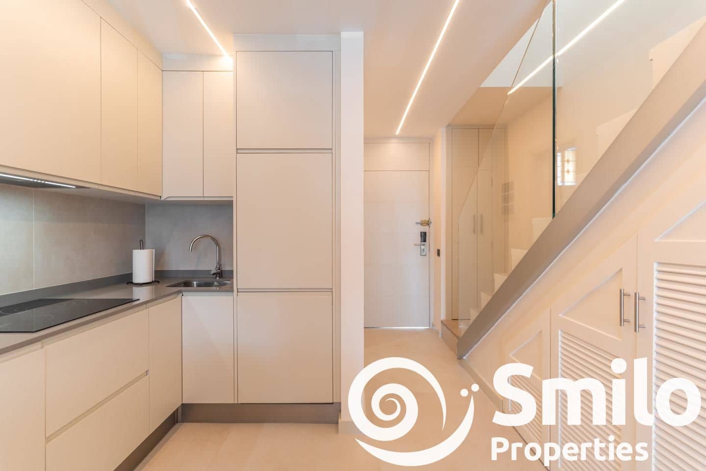 1 soveværelse Lejlighed til salg i Playa de las Americas med swimmingpool - € 499.000 (Ref: 8371917)