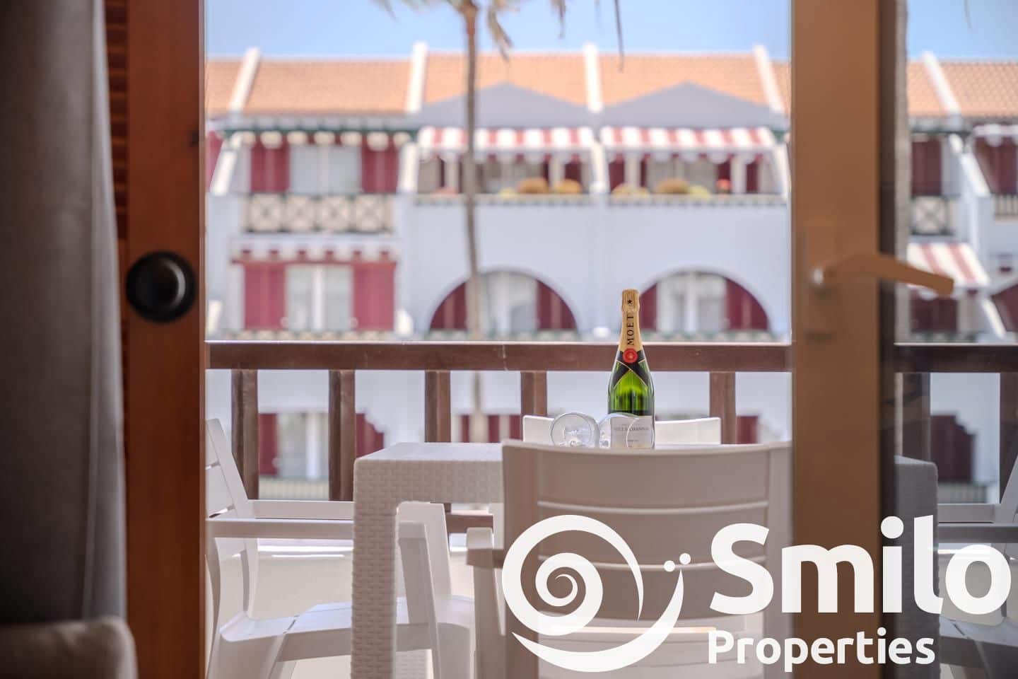 1 soveværelse Lejlighed til salg i Playa de las Americas med swimmingpool - € 499.000 (Ref: 8371917)