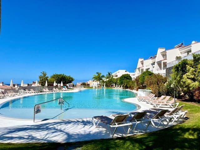 Piso de 2 habitaciones en Callao Salvaje - Playa Paraíso, Adeje en venta con piscina garaje - 720.000 € (Ref: 8456366)