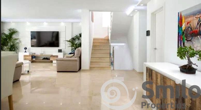 6 sovrum Villa till salu i Costa Adeje med pool garage - 2 550 000 € (Ref: 8546485)