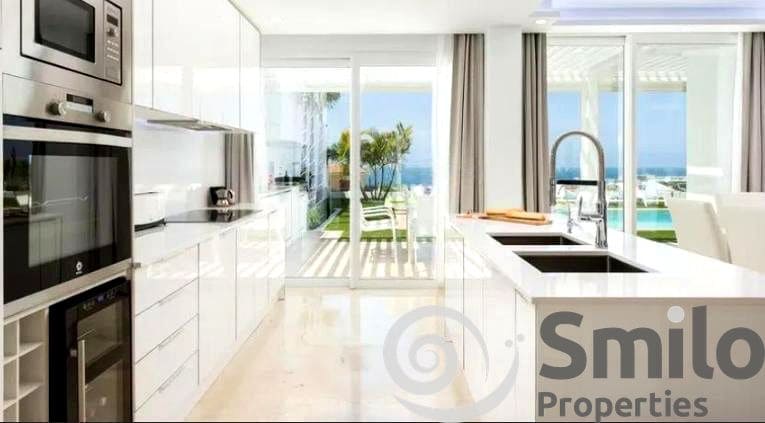6 sovrum Villa till salu i Costa Adeje med pool garage - 2 550 000 € (Ref: 8546485)
