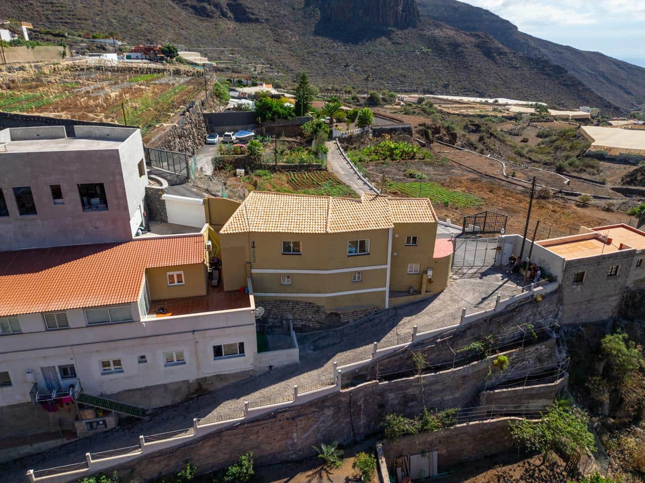 20 soveværelse Finca/Landehus til salg i Santiago del Teide - € 2.950.000 (Ref: 8645647)