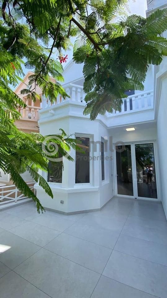 3 soveværelse Villa til salg i Adeje med swimmingpool garage - € 1.400.000 (Ref: 8929466)