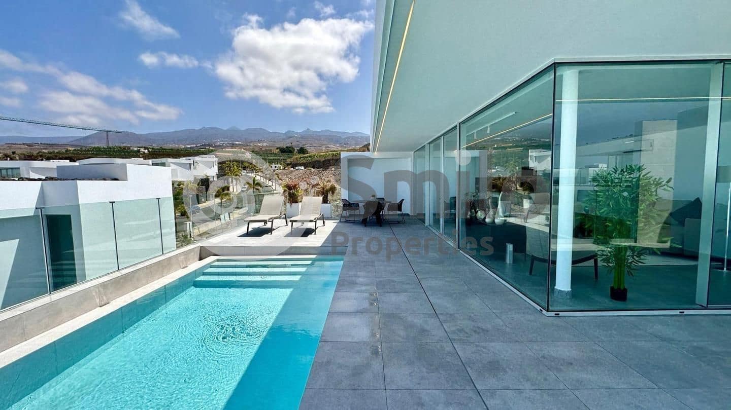 3 soveværelse Villa til salg i Adeje med swimmingpool garage - € 1.590.000 (Ref: 8929472)