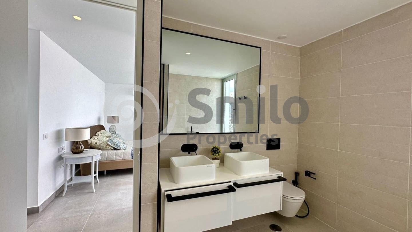 3 soveværelse Villa til salg i Adeje med swimmingpool garage - € 1.590.000 (Ref: 8929472)