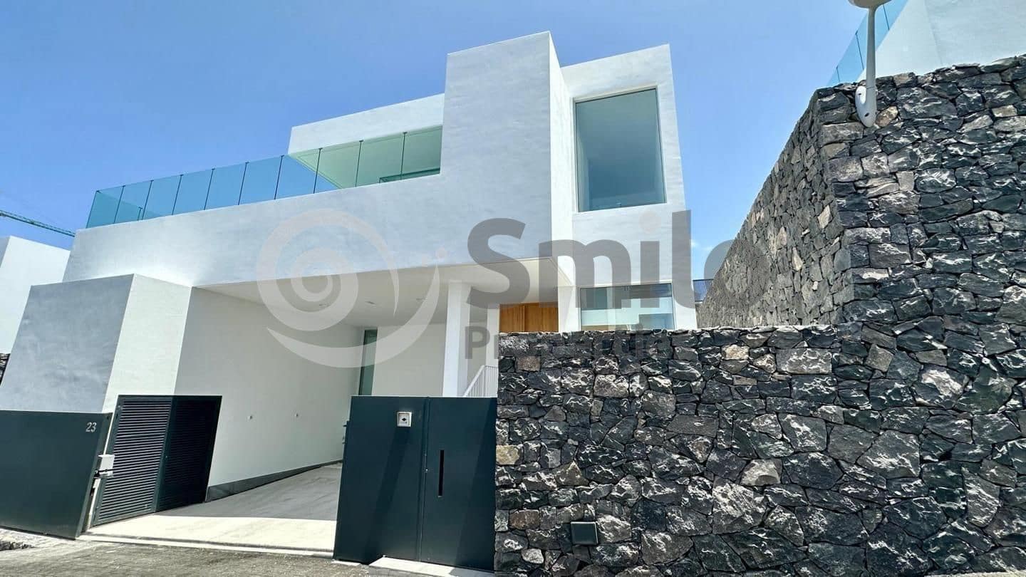 3 soveværelse Villa til salg i Adeje med swimmingpool garage - € 1.590.000 (Ref: 8929472)