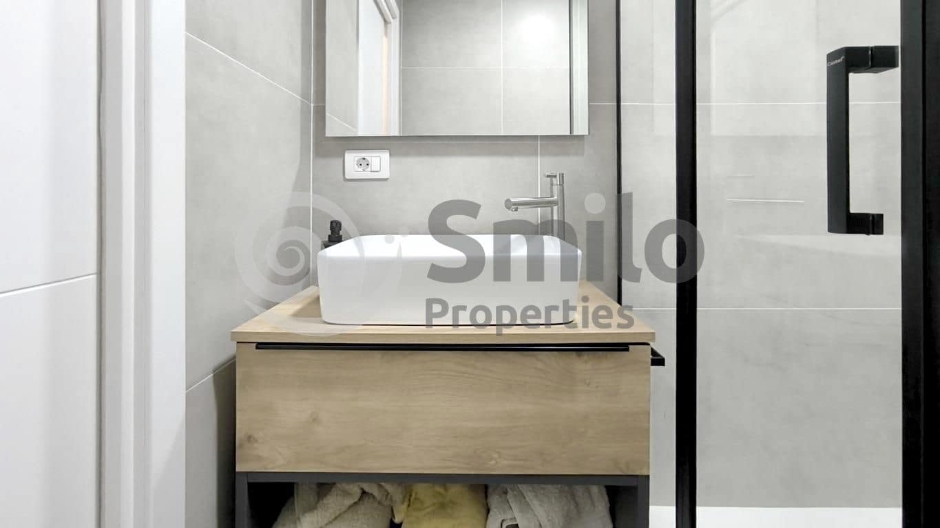 2 bedroom Flat for sale in Arona with pool garage - € 350,000 (Ref: 8930754)