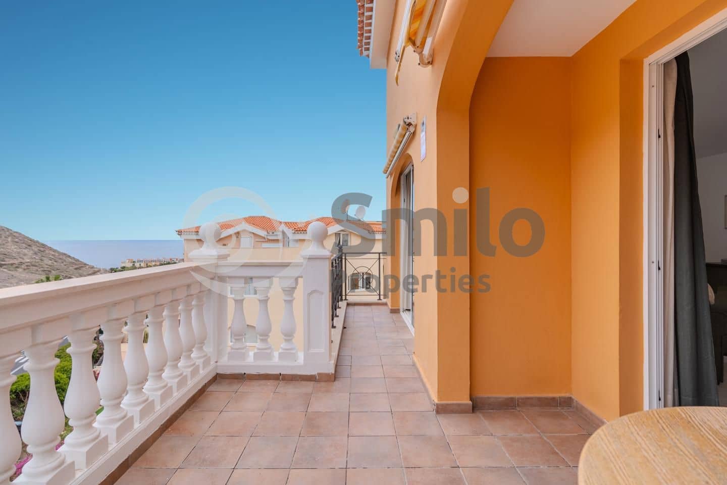 2 makuuhuone Asunto myytävänä paikassa Arona mukana uima-altaan - 650 000 € (Ref: 9002242)