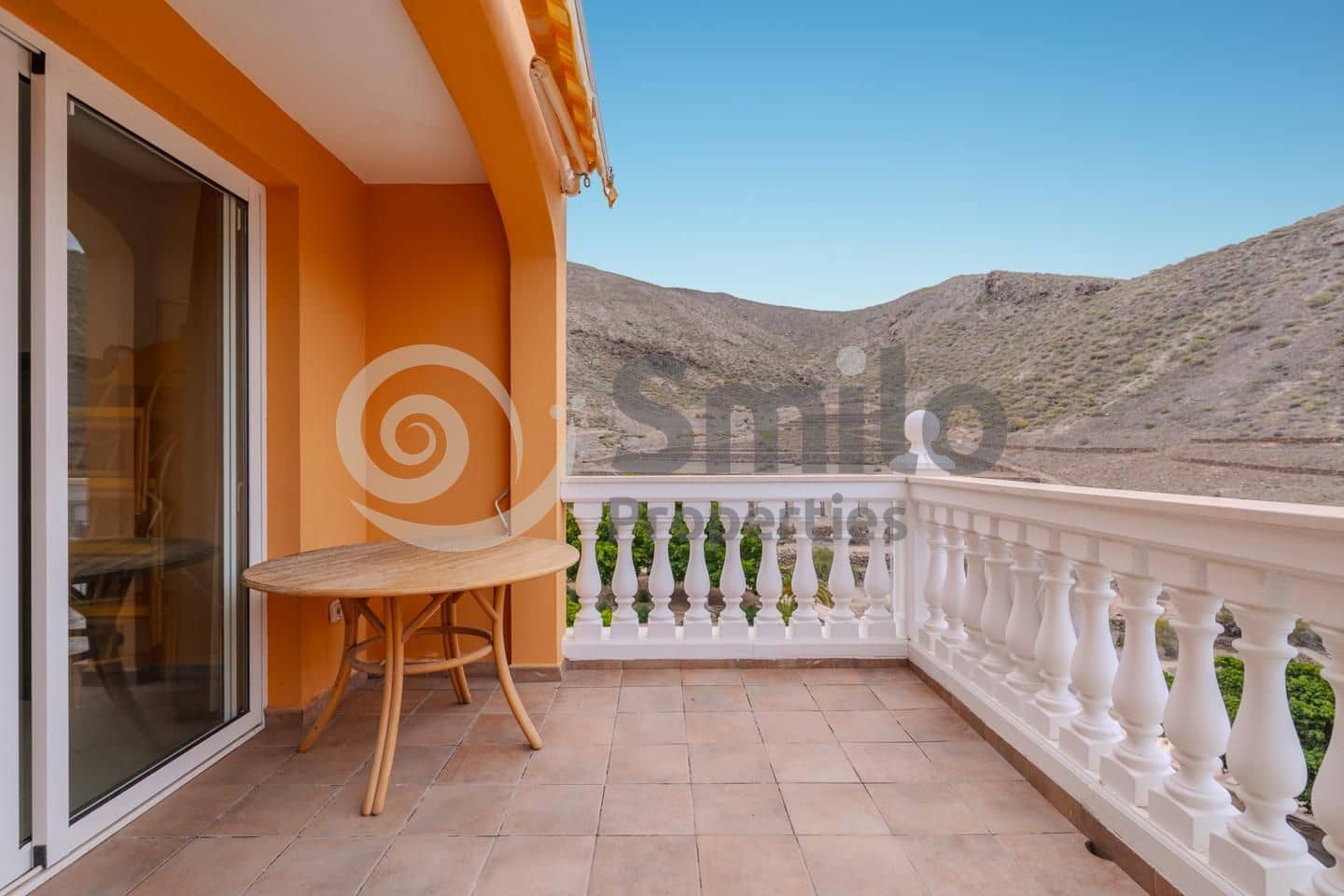 2 makuuhuone Asunto myytävänä paikassa Arona mukana uima-altaan - 650 000 € (Ref: 9002242)