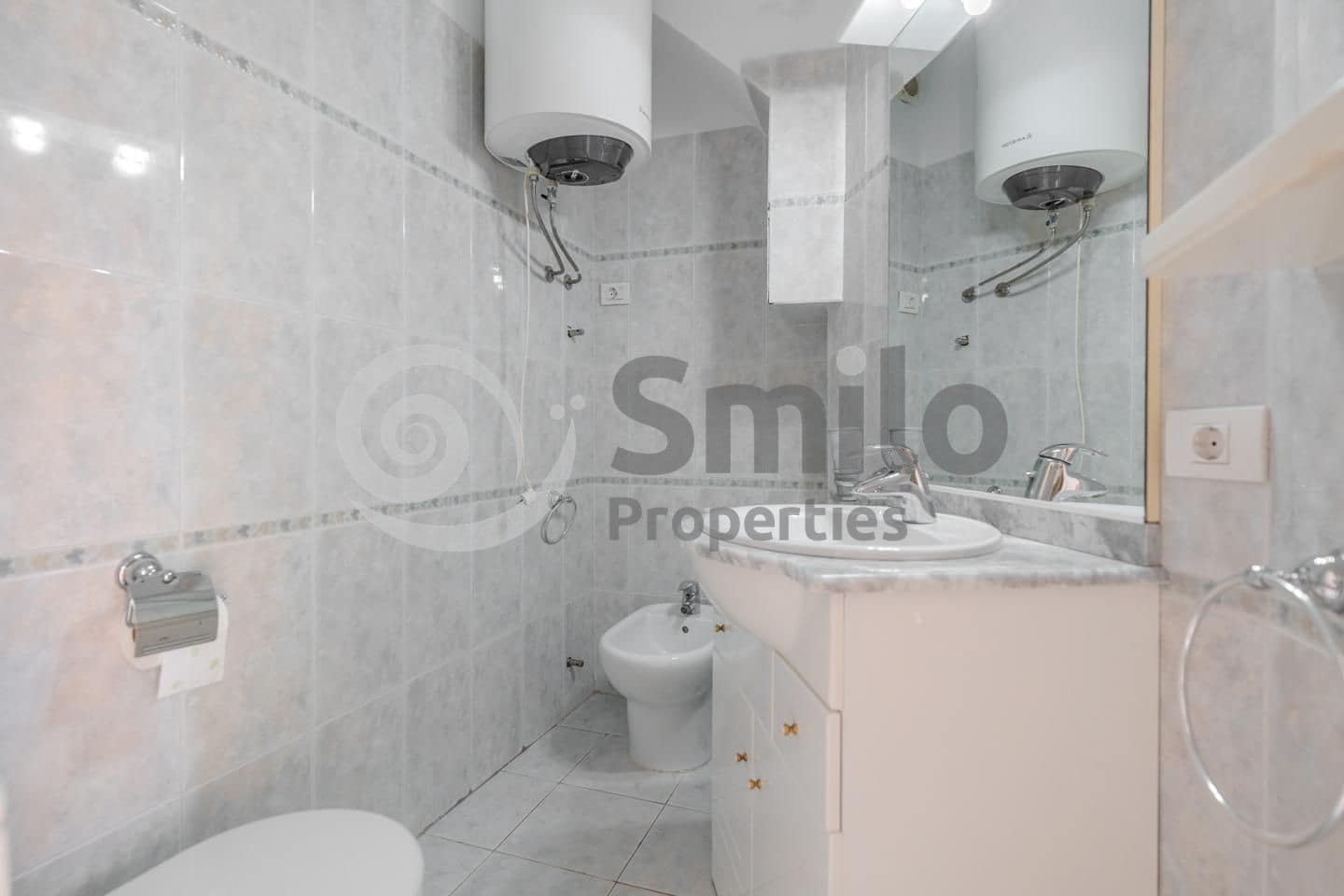 2 makuuhuone Asunto myytävänä paikassa Arona mukana uima-altaan - 650 000 € (Ref: 9002242)