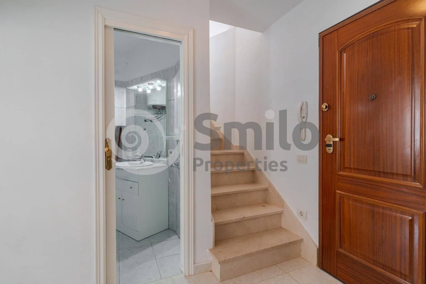 2 makuuhuone Asunto myytävänä paikassa Arona mukana uima-altaan - 650 000 € (Ref: 9002242)