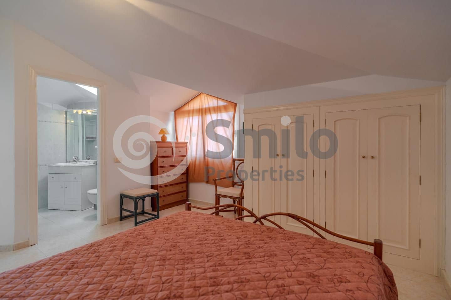 2 makuuhuone Asunto myytävänä paikassa Arona mukana uima-altaan - 650 000 € (Ref: 9002242)